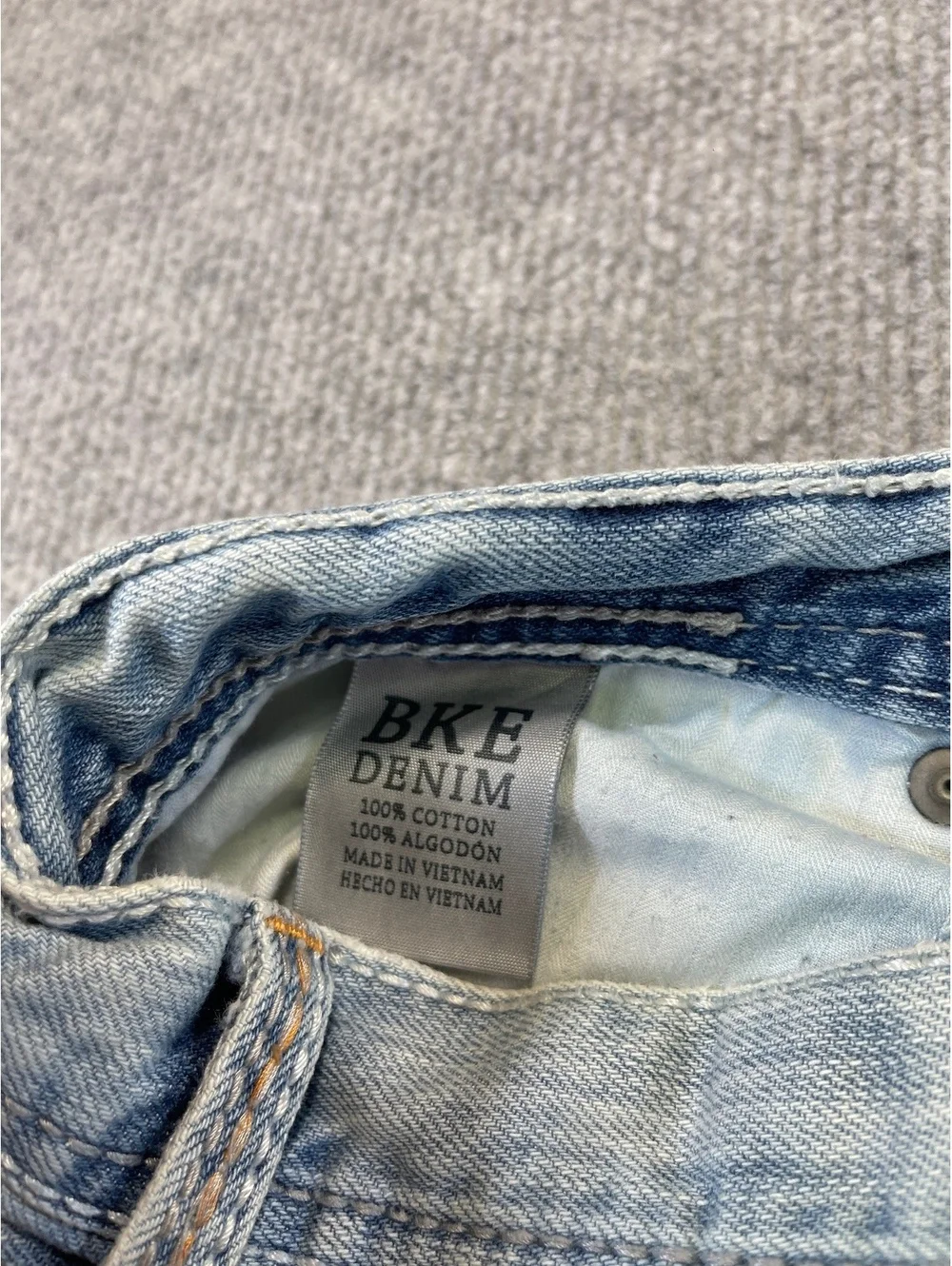 BKE Jake Mens Jeans Size 32R Light Wash Distressed Straight Leg Denim